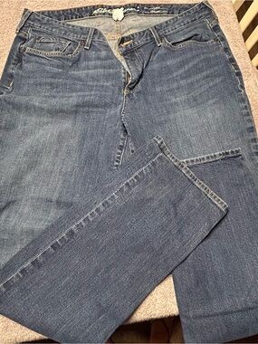 Ladies Eddie Bauer jeans.